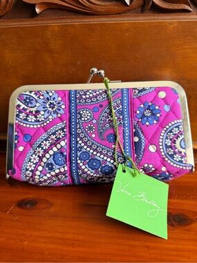 NWT Vintage Vera Bradley Kiss and Make Up Cosmetic Case in Boysenberry Pattern